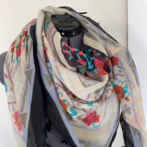 Beautiful lightweight tasseled scarf/wrap